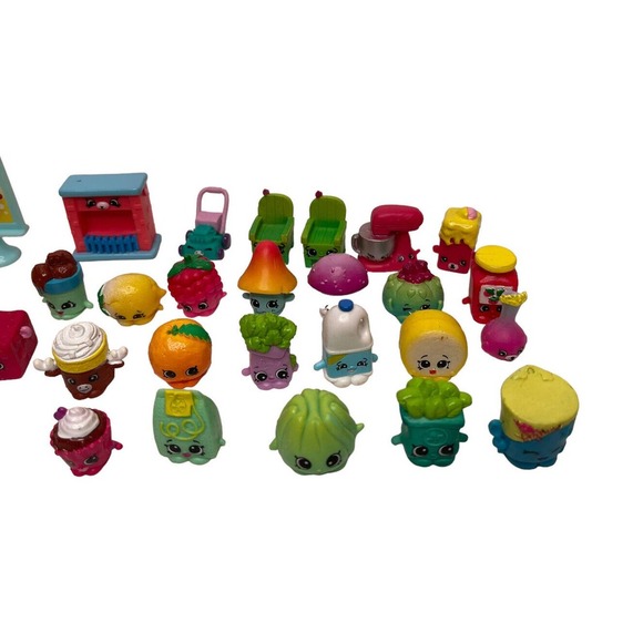50 SHOPKINS Mixed Seasons VARIOUS FIGURES Lot Mushrooms Food Furniture - Picture 2 of 6
